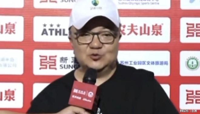 夏窗暗战:续约、租借与老将的转身夏天的足球转会市场,总是热闹得让人眼花缭乱