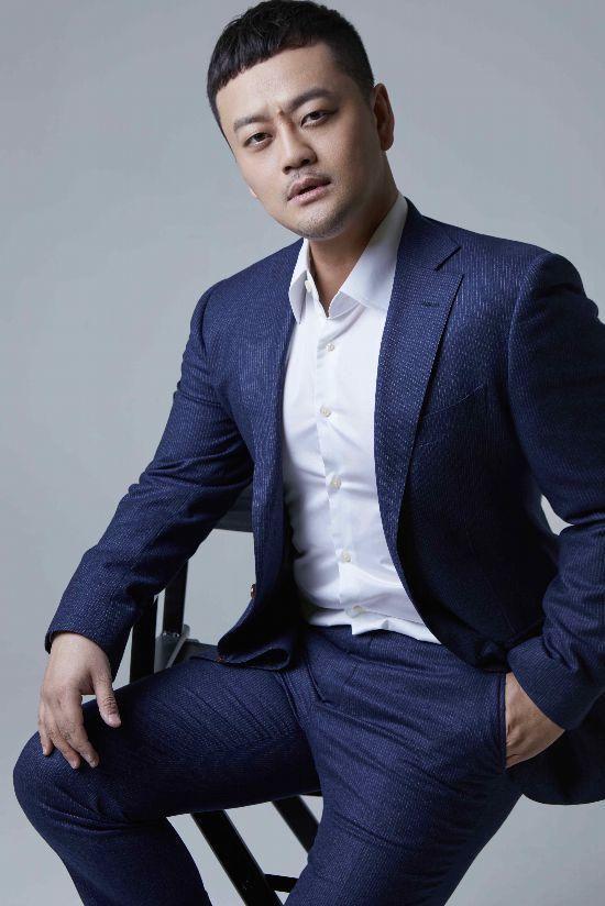 你们那里踢球，防守都是用刀扎人吗？