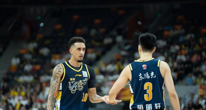 上海大鲨鱼差点被弱旅翻盘，接下来的魔鬼赛程怎么办？