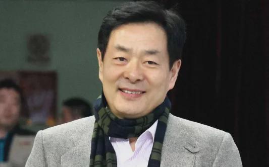 郭士强亚运会巩固帅位?日本家门口直接摆烂,中国男篮全主力出击