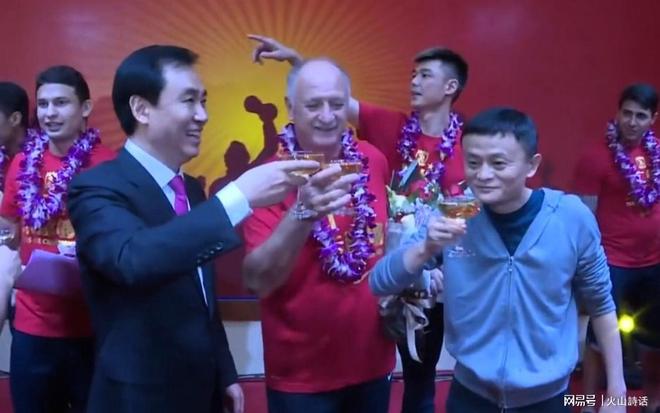 各地陆续开启养老金重算补发，养老金1500元和5500，补发差多少？