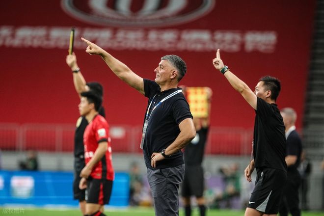 欧冠遭遇战成碾压局!阿森纳主场盼大胜擒里尔