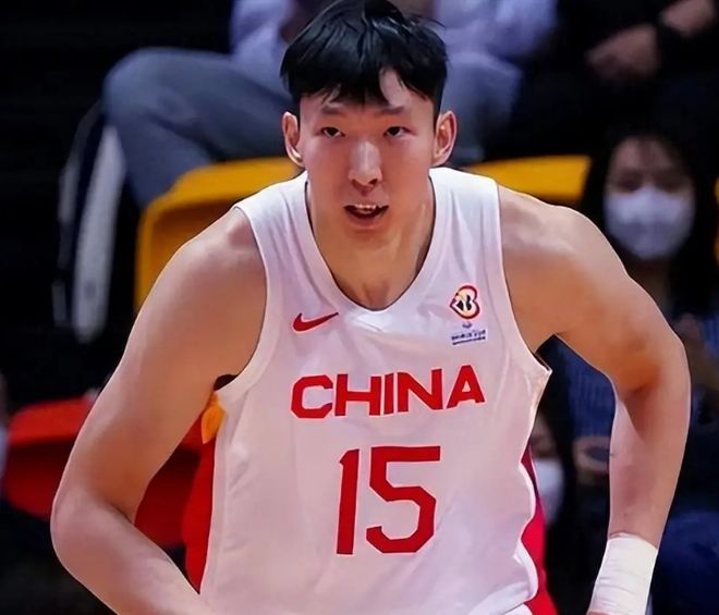 山东女篮锦标赛豪取七连胜头名挺进八强!引援补强效果兑现,直面霸主四川争冠,侯冰执教迎来终极大考